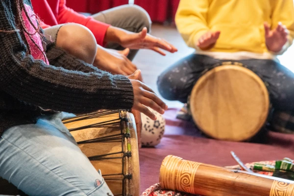 Akce KJM: Relaxační bubnování se Soňou Markovou
