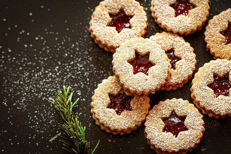 Akce KJM: Vánoční cukroví + Vánoční bludiště