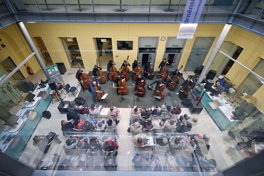 Akce KJM: Vánoční koncert Brněnského kontrabasového orchestru