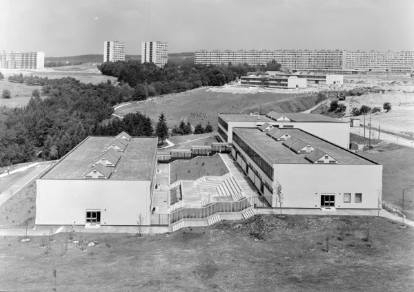 Akce KJM: Školy, školky a školní mládež na Lesné 60. a 70. let