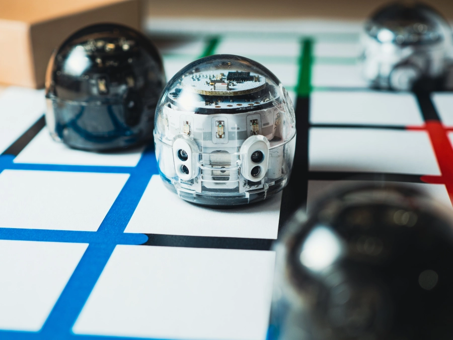 Akce KJM: Velikonoce s roboty