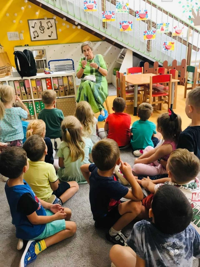 Akce KJM: Pohádkové babičky a dědečci čtou