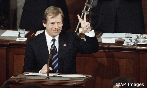 Akce KJM: Jiří Suk: Paradoxní politik Václav Havel