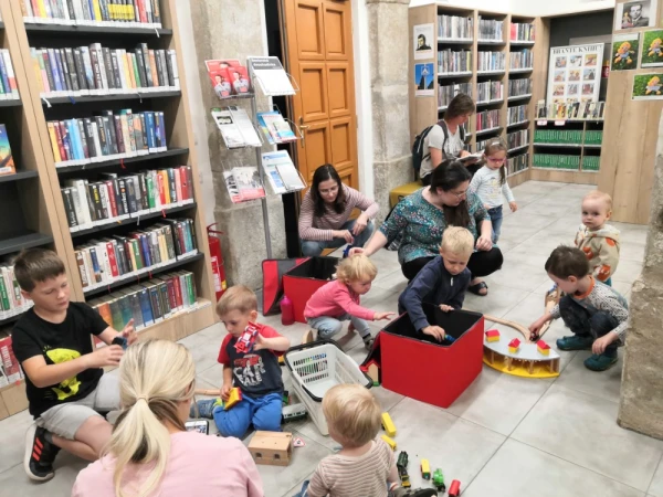 Akce KJM: Bookstart: Vláčkohraní