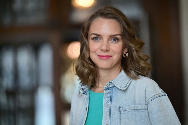 Akce KJM: Křižovatka Střed: Susanne Gregor – Poloviční životy