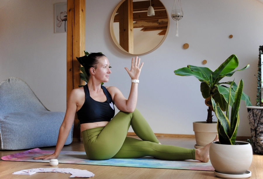 Akce KJM: Slow jóga v zahradě