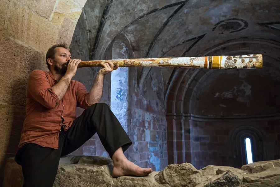 Akce KJM: Ondřej Smeykal: Didgeridoo a gong